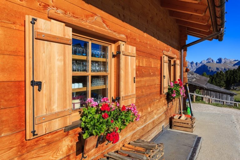 Le ravalement de façade en bois